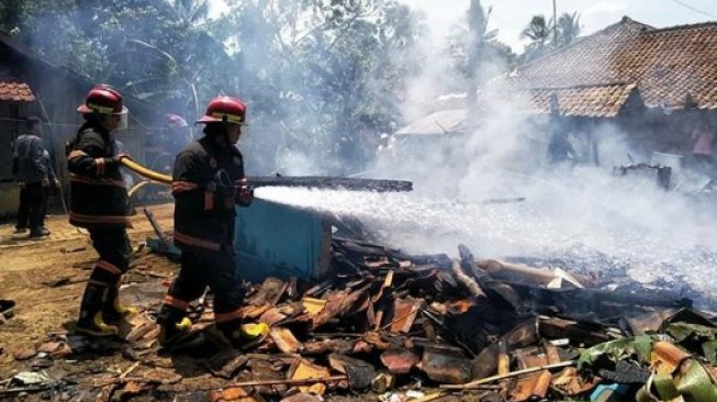 Sehari, Dua Rumah di Pandeglang Ludes Terbakar