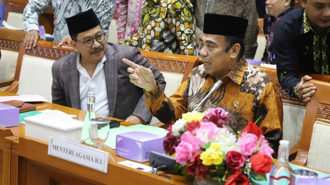 Menteri Agama Fachrul Razi saat mengikuti rapat kerja dengan Komisi VIII DPR di Kompleks Parlemen, Jakarta, Kamis (7/11). [Suara.com/Arya Manggala]