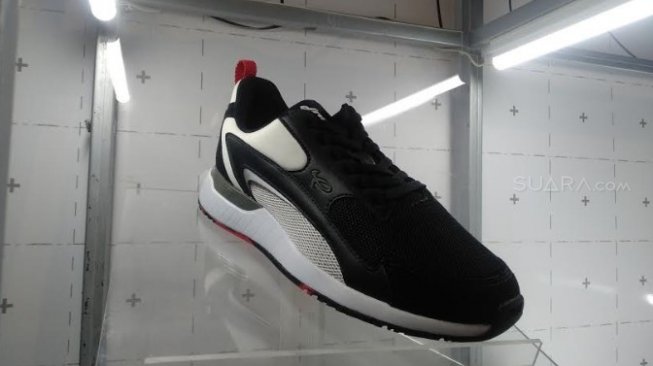 6 Pilihan Sepatu Lari Lokal Terbaik untuk Pria Usia 40 Tahun ke Atas