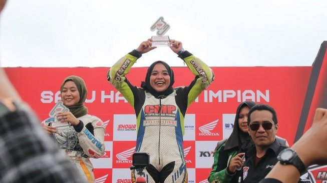 Tiga Gadis Berhijab Naik Podium di HDC Samarinda