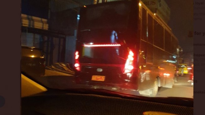 Wanita Protes Mobilnya Ditabrak Bus TNI, Ini Tanggapan Pusat Penerangan TNI