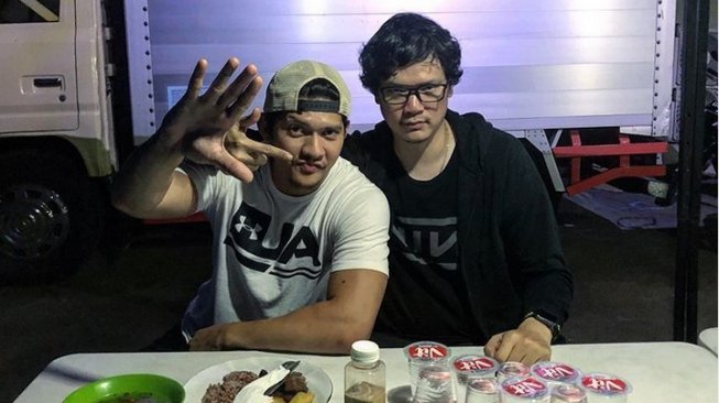 Iko Uwais dan Timo Tjahjanto [Instagram]