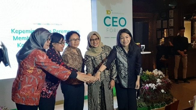 Women Leaders Discussion dalam acara Kompas100 CEO Forum 2019 dengan tema 'Kepemimpinan Perempuan: Membangun Budaya Kerja Kompetitif di Era Digital, di Jakarta Selasan, Selasa (12/11/2019). (Suara.com/Dini Afrianti)