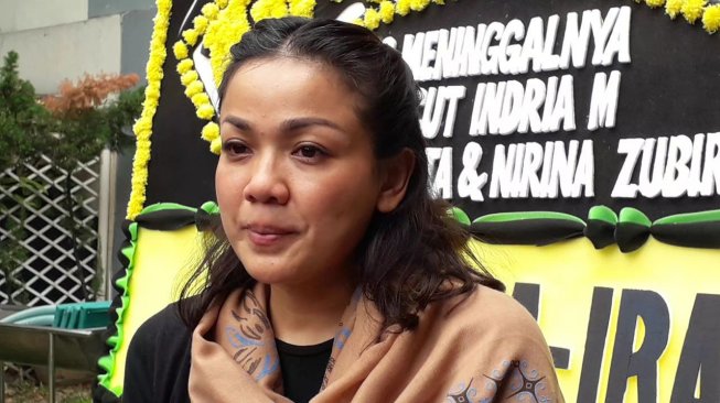 Ibunda Nirina Zubir Sempat Jalan-jalan Sebelum Wafat