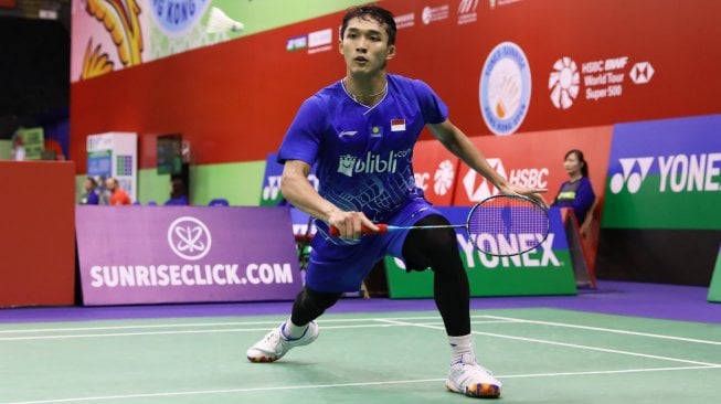 Pebulutangkis tunggal putra Indonesia, Jonatan Christie atau yang akrab disapa Jojo, melaju ke babak kedua Hong Kong Open 2019 usai menaklukkan wakil tuan rumah Vincent Wong Wing Ki, Rabu (13/11). [Humas PBSI]