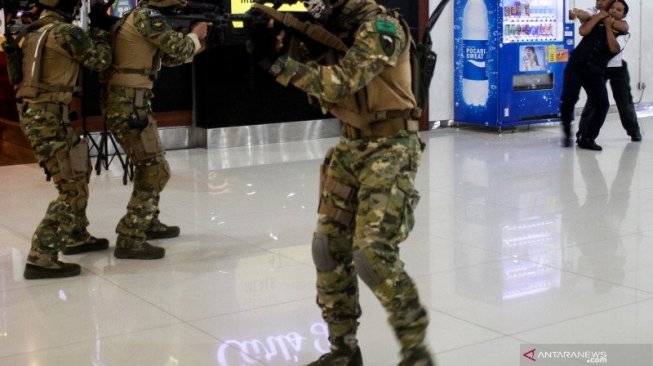 Pasca Bom Bunuh Diri di Medan, Pengamanan Bandara Juanda Diperketat