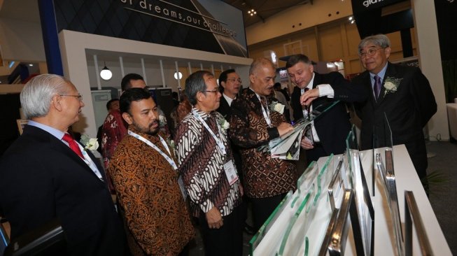 Pelaku Industri Kaca dari Seluruh Dunia Kumpul di Indonesia