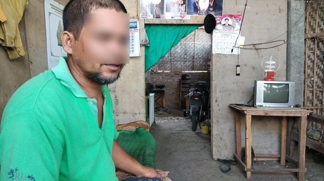 Keluarga abdi dalem Keraton Yogyakarta terduga pelecehan seksual memberi keterangan, Rabu (13/11/2019). - (SUARA/Baktora)