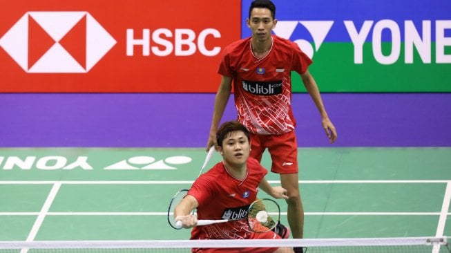 Pasangan ganda putra Indonesia, Wahyu Nayaka Arya Pangkaryanira/Ade Yusuf Santoso, melaju ke babak kedua Hong Kong Open 2019 usai mengalahkan wakil Jepang, Akira Koga/Taichi Saito, Rabu (13/11). [Humas PBSI]