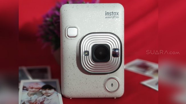 Instax Mini LiPlay. [Suara.com/Lintang Siltya Utami