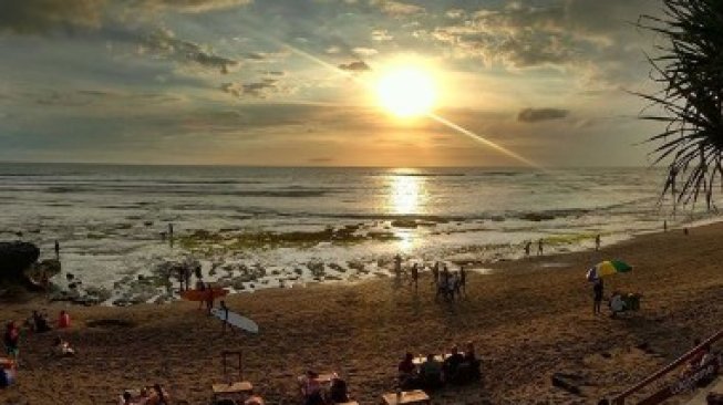 Pantai Batu Bolong, Destinasi Wisata Bahari nan Elok di Pulau Dewata