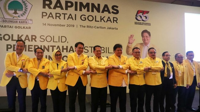 Ketua Umum Partai Golkar Airlangga Hartarto saat menghadiri Pembukaan Rapimnas Partai Golkar di Jakarta, Kamis (14/11). [Suara.com/Arya Manggala]
