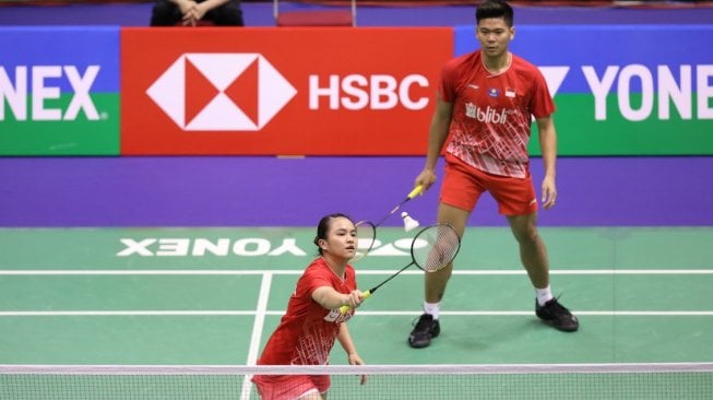 Pasangan ganda campuran Indonesia, Praveen Jordan/Melati Daeva Oktavianti, melaju ke babak kedua Hong Kong Open 2019 usai mengalahkan Yang Po-Hsuan/Hu Ling Fang (China Taipei), Rabu (13/11). [Humas PBSI]