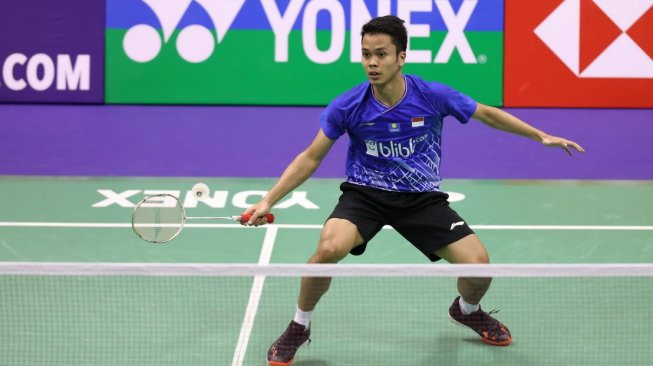 Pebulutangkis tunggal putra Indonesia, Anthony Sinisuka Ginting, melaju ke babak perempat final Hong Kong Open 2019 usai mengalahkan Jan O. Jorgensen (Denmark), Kamis (14/11). [Humas PBSI]