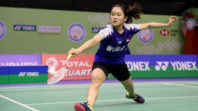 Pebulutangkis tunggal putri Indonesia, Ruselli Hartawan, terhenti di babak perempat final Hong Kong Open 2019 usai dikalahkan Zhang Beiwen (AS), Jumat (15/11). [Humas PBSI]