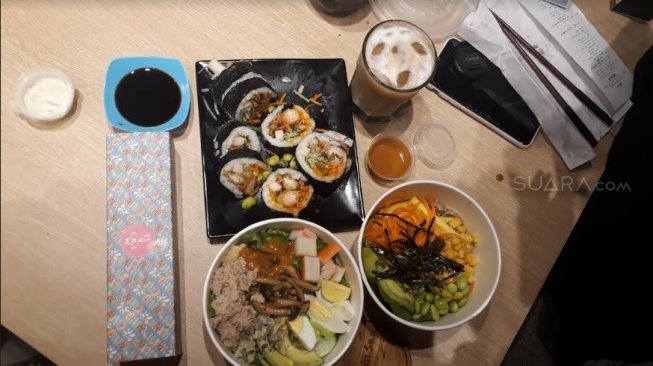 Maki-San, Restoran Jepang Berkonsep DIY, Sushi dan Salad Bikin Sendiri