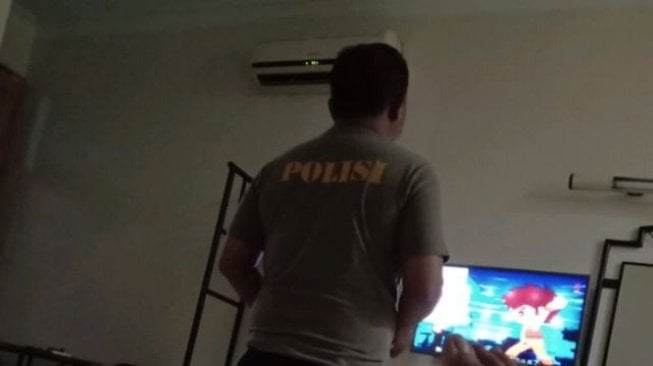 Dipergoki Suami Selingkuh sama Polisi, Istri Alasan Latihan Pramuka