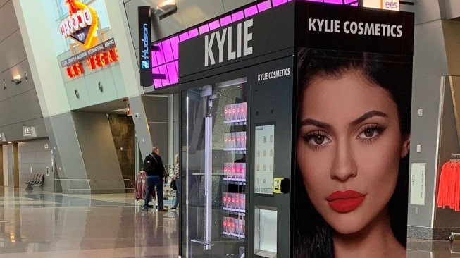 Vanding machine Kylie Cosmetics. (Instagram/@kyliejenner)