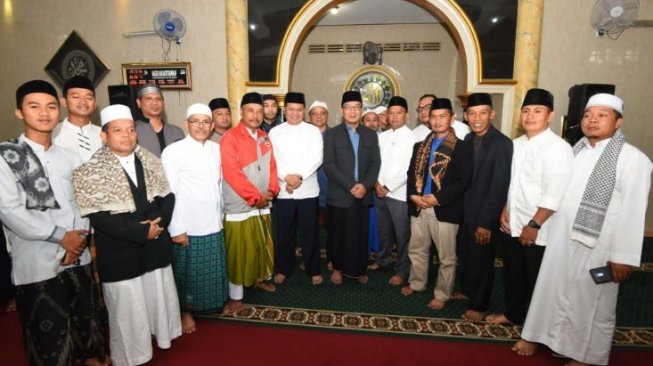 Gubernur Jabar Ajak Ulama Bandung Barat Ikut English for Ulama