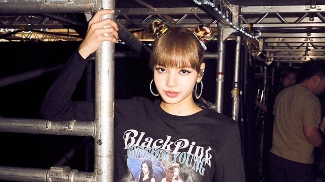 Kelewat Mewah, Harga Ikat Rambut Lisa BLACKPINK Bikin Warganet Insecure