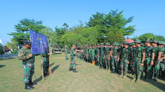 BRI-Rindam VI/Mlw Sisir Sungai Kemuning Program Revitalisasi Sungai