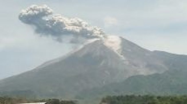 Gunung Merapi Erupsi, Ketinggian Kolom Abu Mencapai 1000 Meter