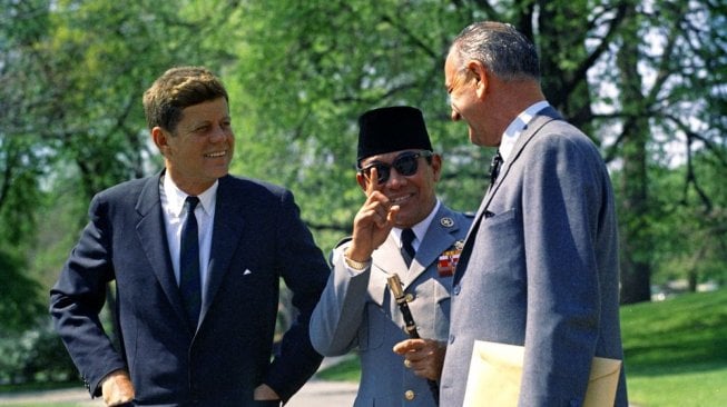 Presiden Soekarno dan Presiden John F Kennedy. [jfklibrary.org]