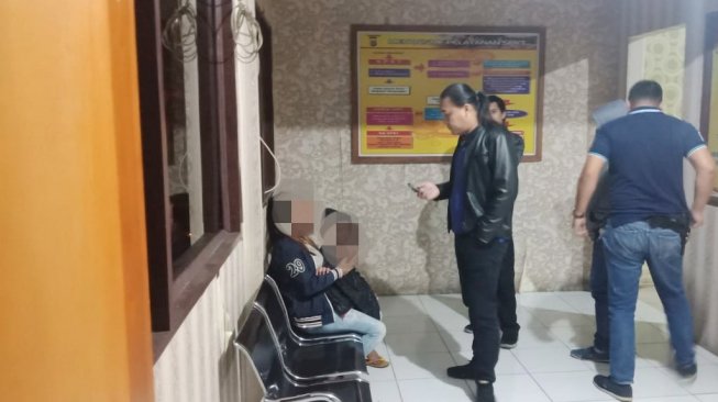 Kesal, Ibu Tiri Panggang 2 Tangan Anaknya di Atas Kompor Gas yang Menyala