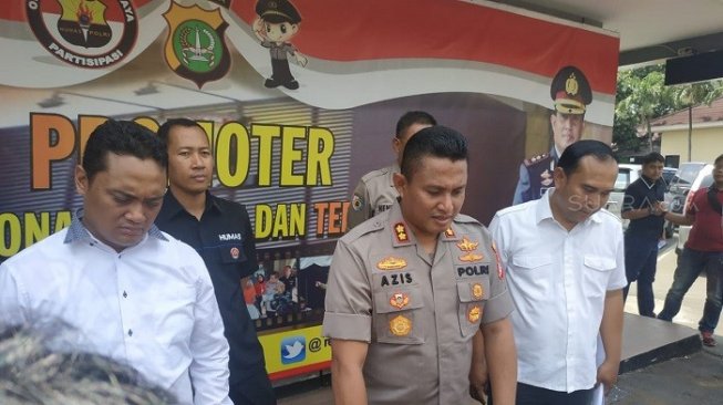 Kapolrestro Depok AKBP Azis Andriansyah saat merilis kasus pencurian kendaraan bermotor. (Suara.com/Supriyadi).