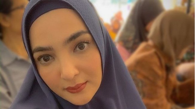 Banjir Pujian, Deretan Foto Ashanty Berhijab di Bulan Ramadan