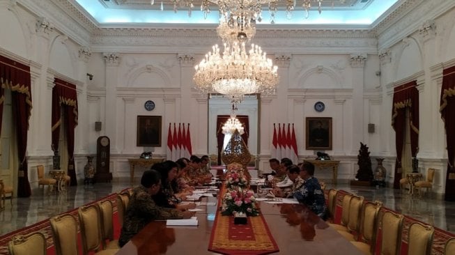 Bahas Peningkatan Ekspor, Jokowi Bertemu Pengusaha Tekstil di Istana