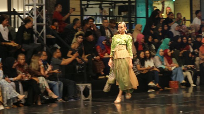 Jogja Fashion Week 2019. (Suara.com/Rima Suliastini)