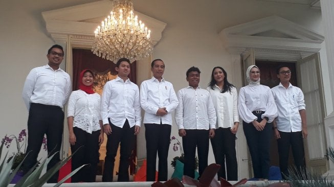 Presiden Jokowi mengumumkan tujuh staf khusus baru di Istana Merdeka, Jakarta. (Suara.com/Ummi Saleh)