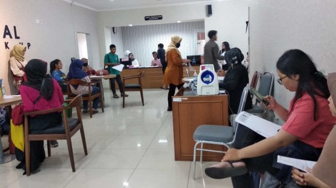 Permintaan Surat Keterangan Sehat untuk CPNS Membludak, Peserta Antre 4 Jam