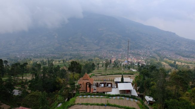 Menikmati Negeri Di Atas Awan Puncak Bukit Gancik Bisa