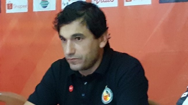 Pelatih kepala Semen Padang FC Eduardo Almeida (ANTARA/ Mario Sofia Nasution)