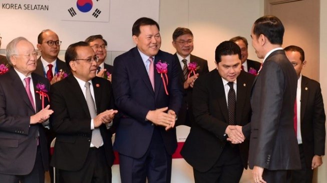 Presiden Jokowi saat menghadiri working lunch dengan sejumlah CEO perusahaan-perusahaan besar Korea Selatan di Hotel Lotte, Busan, pada Senin ( 25/11/2019). (Foto Birosetpres).