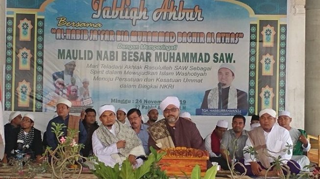 Warga Lombok Timur Antusias Hadiri Maulid Nabi di Ponpes Ar-Robbani