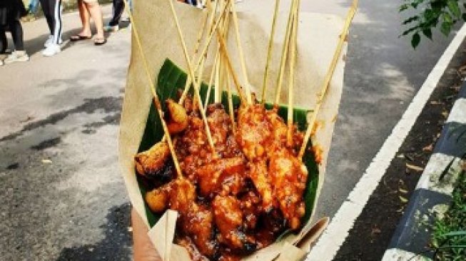 Sate Jando Cimandiri, Kuliner Legendaris Bandung yang Antreannya Fenomenal