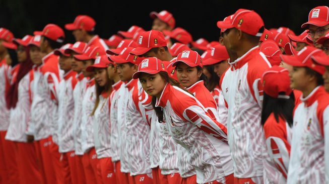 Sejumlah atlet mengikuti acara pelepasan atlet untuk SEA Games 2019 di Istana Bogor, Jawa Barat, Rabu (27/11). [ANTARA FOTO/Akbar Nugroho Gumay]
