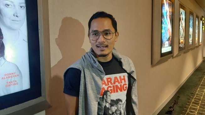 Syuting Film Darah Daging, Sikut Tanta Ginting Bocor Kena Linggis