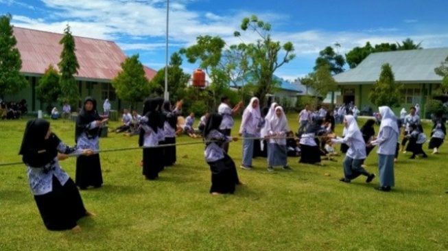 Begini Cara SMKN 1 Sutera Pessel Peringati Hari Guru Nasional