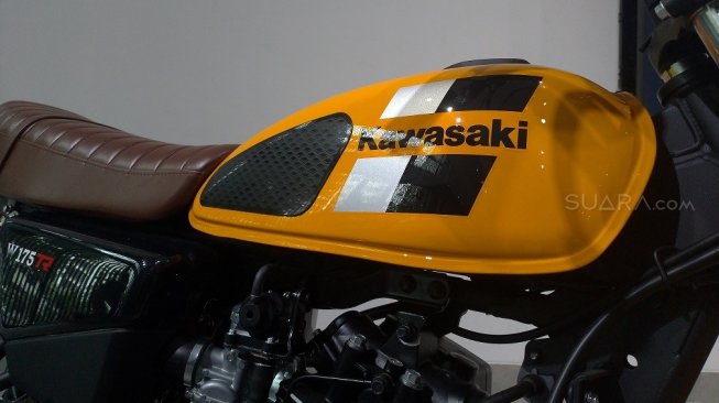 Duo Retro Kawasaki, Ini Perbedaan W175 TR versi Standar dan SE