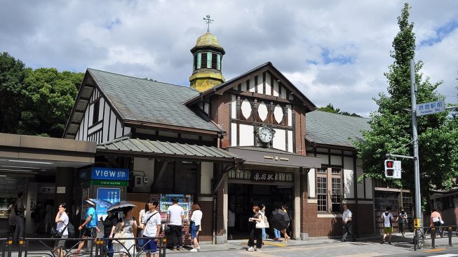 Stasiun Harajuku (Wikimedia Commons)