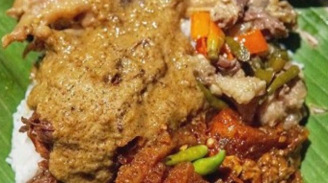 Gudeg Mbak Pirang. (Instagram/@jajanyogya)