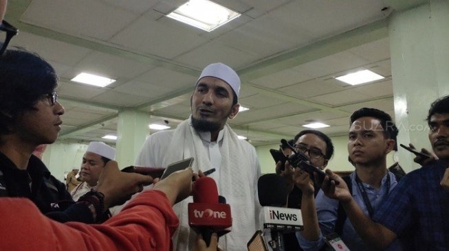 FPI Keluarkan Maklumat Soal Corona, Minta Muslim Baca Qunut Nazilah