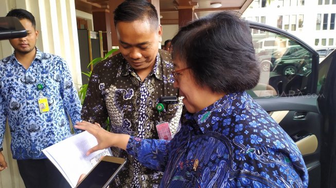 Temui Mahfud MD, Menteri Siti Nurbaya Laporkan Masalah Karhutla