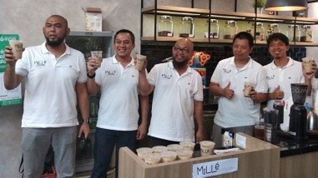 Grand launching Mille by Orins.Coffee di Dapur Ema, kawasan Islamic Center, Tangerang, Kamis (21/11/2019). (Suara.com/Ririn Indriani)