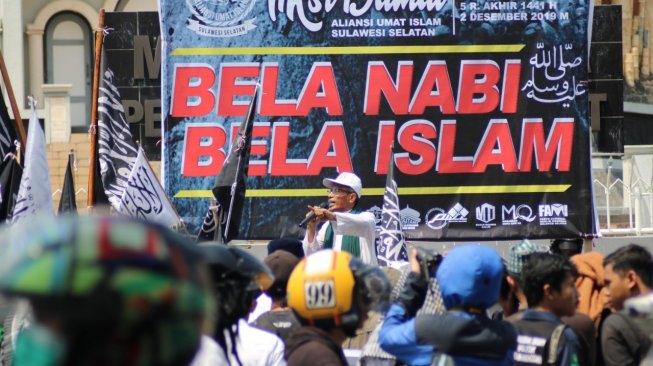 Aksi Bela Nabi di Makassar Serukan Tangkap Sukmawati