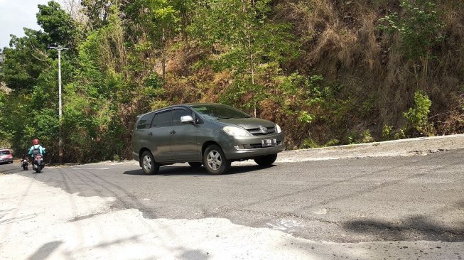 Antisipasi Kecelakaan di Jalur Tanjakan Menuju Mangunan, Koperasi Notowono Siapkan 28 Tim Ganjal